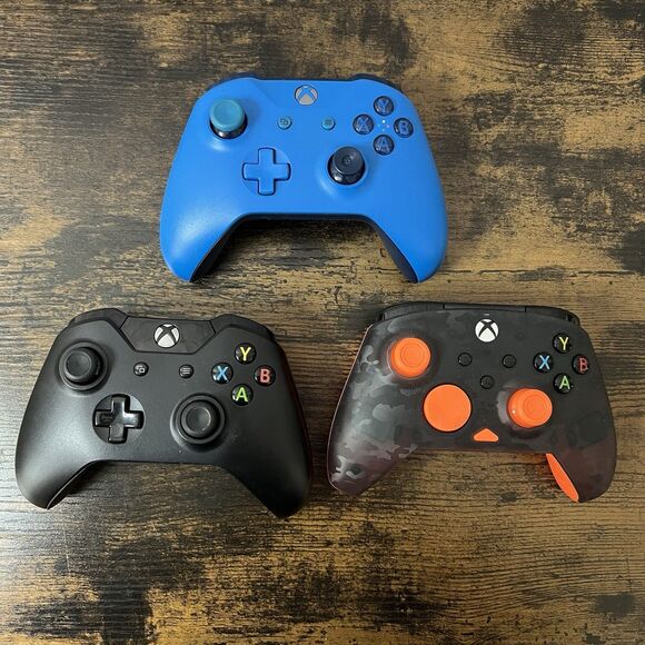 Lot of 3 Microsoft Xbox One Controllers – For Parts or Repair (Untested) - Picture 1 of 11